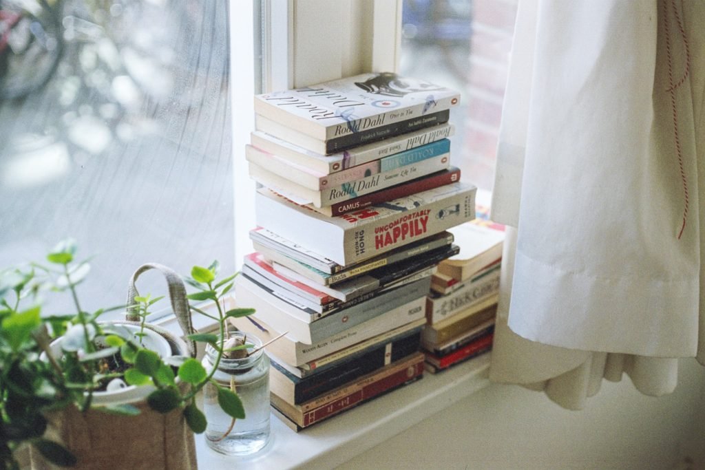 books-florencia-viadana-1J8k0qqUfYY-unsplash copy
